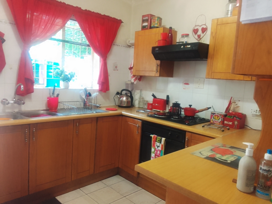2 Bedroom Property for Sale in Geelhoutpark North West